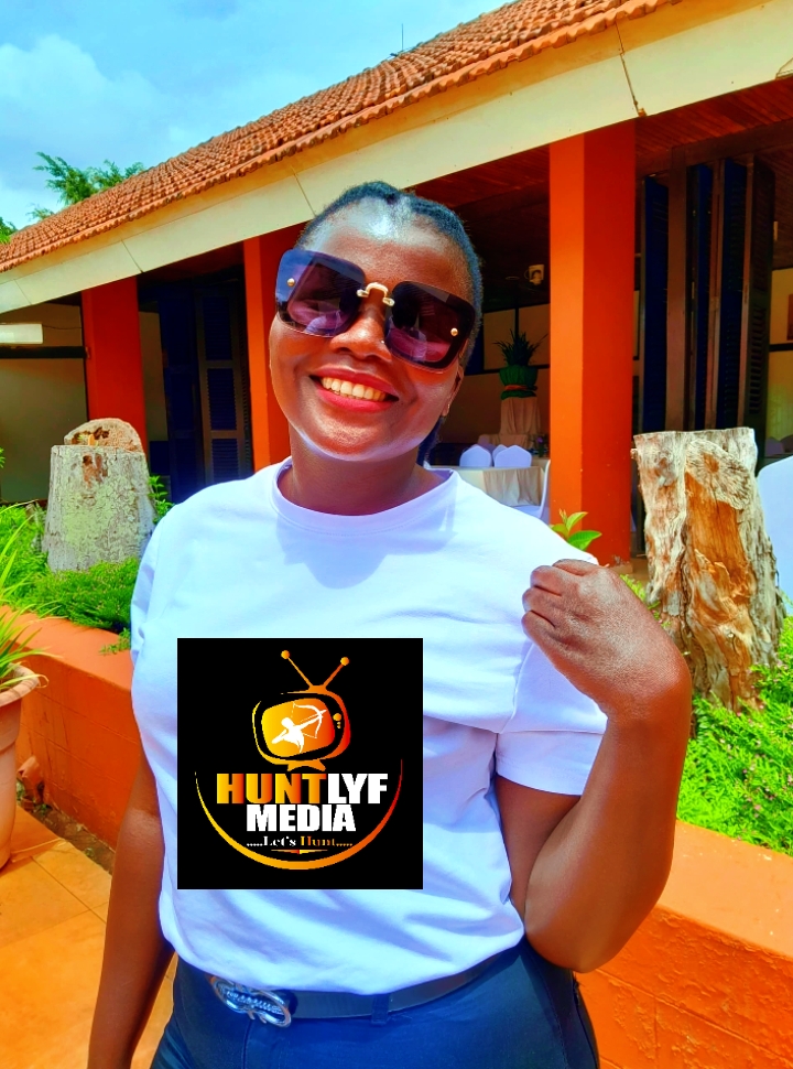 ALOBO SHANIE BLAST CELEBRITIES HUNGING IN BARS BEGGING FOR BEERS